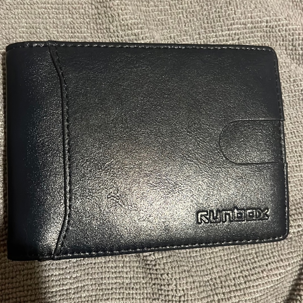 Brand New Men’s Runbox Wallet